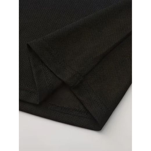 Generic Lot de trois t-shirts décontractés pour hommes à col rond, avec un motif géométrique 'MOBIL', légers, coupe régulière, disponibles en bleu marine, noir et blanc, partie de la collection été. - image 4