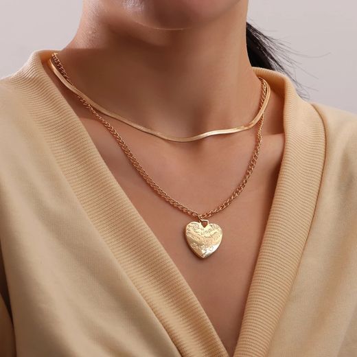 Generic collier avec pendentif en forme de cœur pour femme