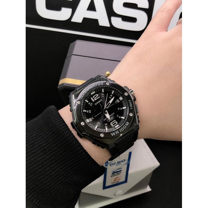 Casio Montre pour homme analogique avec bracelet en résine
