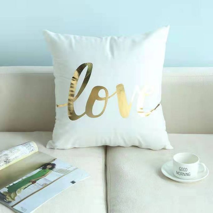 Coussin Décoratif Salon en Velours Blanc Doré Love