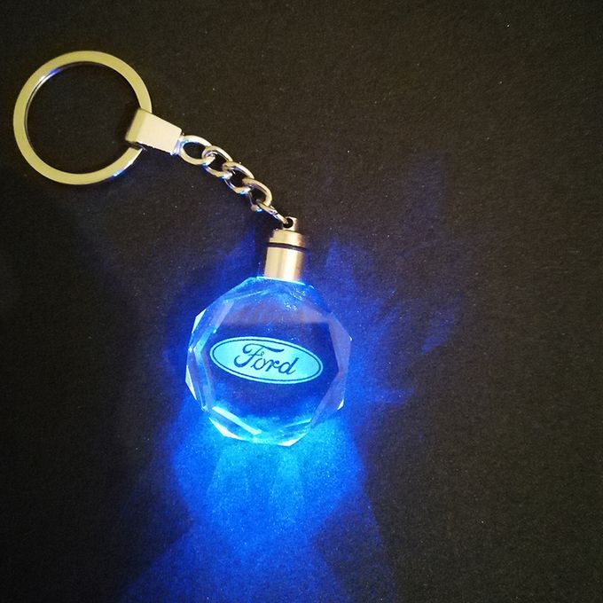 Generic porte clé 3D en Crystal avec le logo du FORD lumineux multicolore  sans emballage à prix pas cher