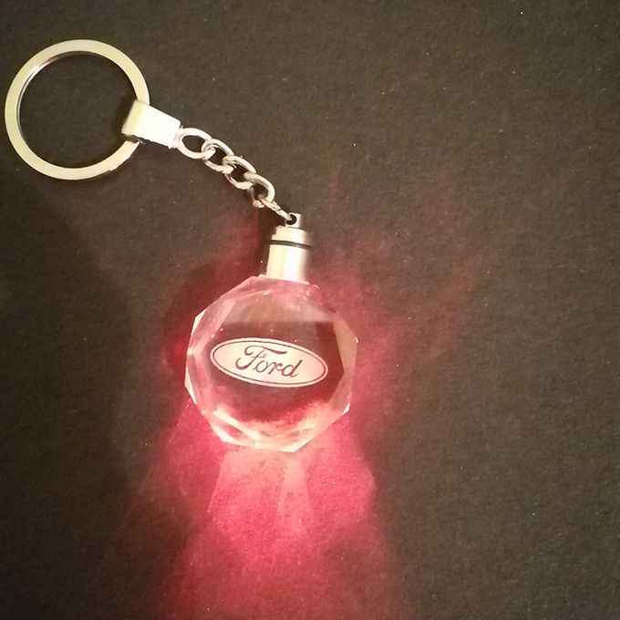 Generic porte clé 3D en Crystal avec le logo du FORD lumineux multicolore  sans emballage à prix pas cher