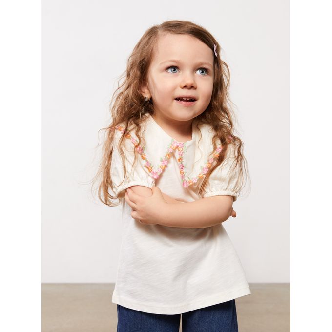 Lc Waikiki T shirt a manches courtes pour bebe fille avec col Bebe et broderie detaillee