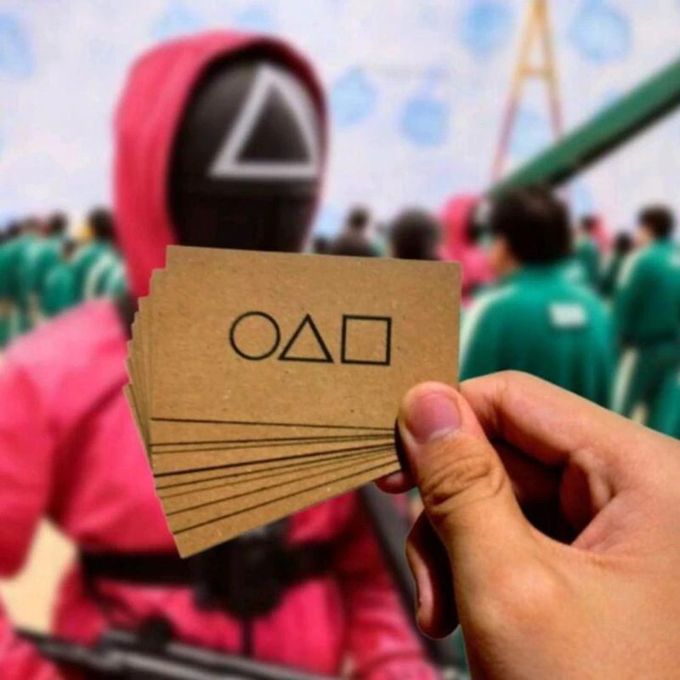 10PCS Set Hot Korean Drama TV Squid Game Invitation Cards Prop Game Man In Red Collect Card Accessories