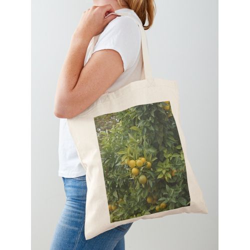صورة مقربة لفاكهة البرتقال غير الناضجة Classic Tote Bag