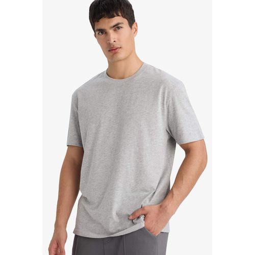 تيشيرت نص كم قصة عادية برقبة مستديرة