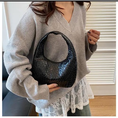 Sac à Main Femme Demi-Lune – Effet Croco – Noir